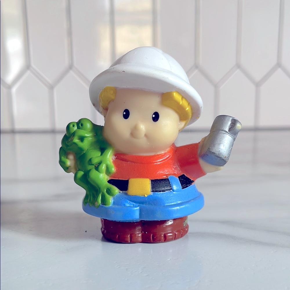 ❌❌Sold❌❌Fisher Price Little People Fun Sounds Train Figure - Eddie